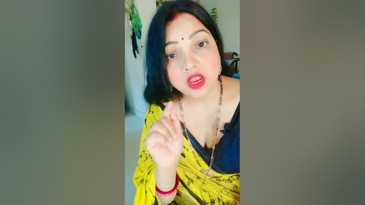 Makhi Sone Ke Taraju Pe Beth Jaye To Uski Kimat Badh Jati Hai shorts makhi-sone-ke-taraju-pe-beth-jaye-to-uski-kimat-badh-jati-hai-shorts