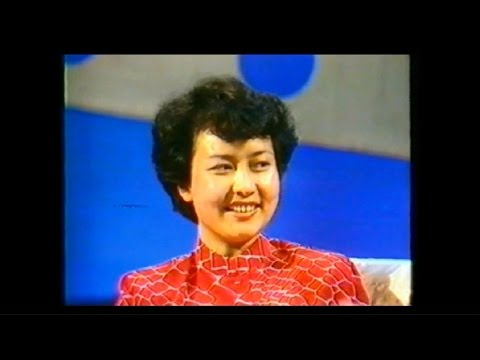 星华之声彭丽媛等歌唱家1987年新加坡电视台访谈，邱胜扬主持。