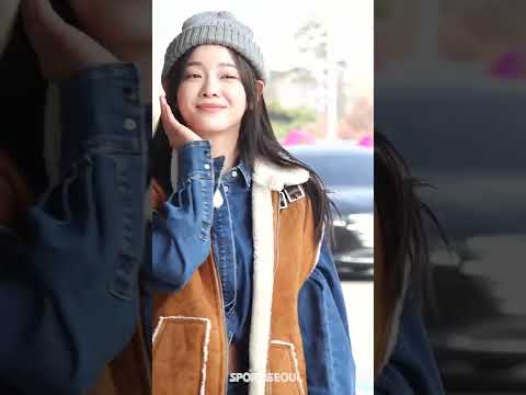 김세정(Kim Se jeong), <strong>청청패션</strong> 완벽해👏