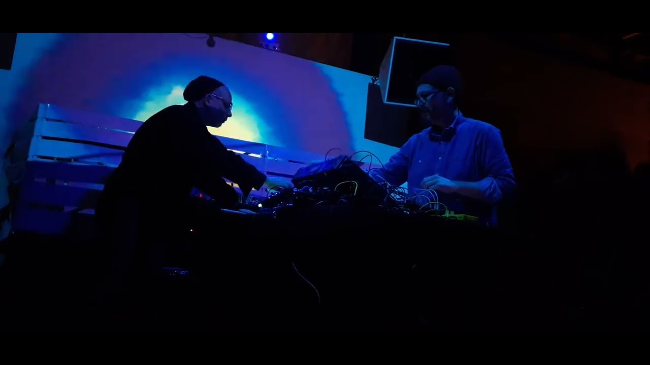 Sam Prekop and John McEntire (Sons Of) - partial performance - YouTube