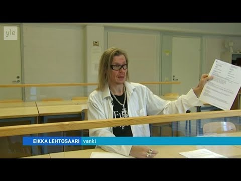 Video: Repeytyneet Vangit: Tšekhova Näytti Kuinka Hänen Nestemäinen Rintansa Heilui Mopilla Leikkiessään