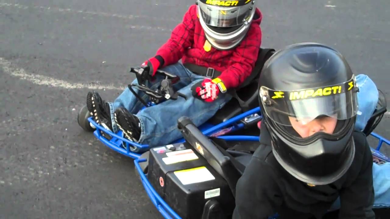 Razor drifting - YouTube