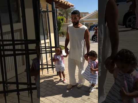 أحمد سعد يخطف القلوب بظهوره مع بناته في أول يوم مدرسة أحمد سعد بنات أحمد سعد أول يوم مدرسة