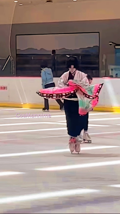 🦋 Shinobu Ice Skating ⛸️ So Pretty! #demonslayer #鬼滅の刃 #cosplay #shinobu