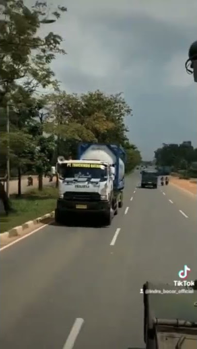 Story'wa pejuang sopir truk trailer #pejuangrupiah #supirtruk #shorts