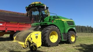 Gras hakselen met John Deere 8400 van Jansen Heeten (2016)