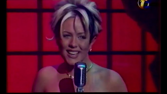 Мен мас орыс әйелдің аузына тығылдым