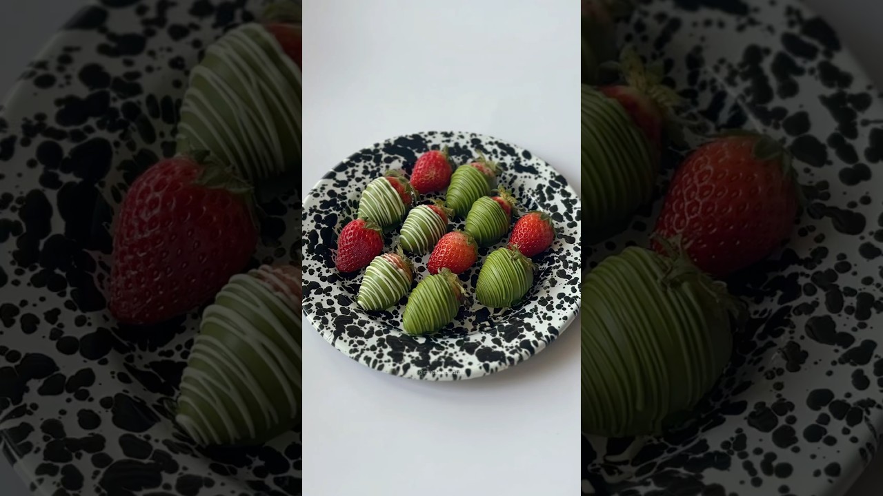 matcha chocolate-covered strawberries