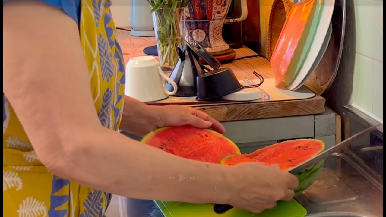 引越しで出た段ボールの山と奮闘する68歳おばあちゃん！畑のスイカは美味しかった