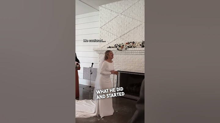 Groom walks away during the wedding 😱