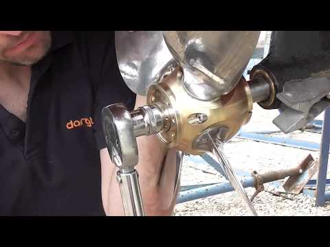Fitting a FeatherStream shaftdrive propeller - video from Darglow Engineering