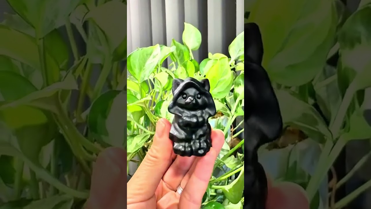 Video preview: Assorted Tumbled Crystal Hanging Decorations