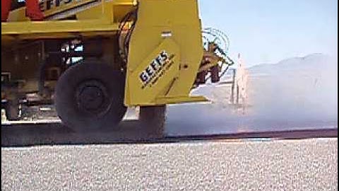 GEFFS BM624 WITH EXPANDABLE HOPPER MOVING EARLY