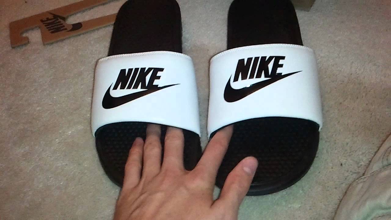white nike slippers