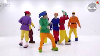 BTS GO GO VERSIÓN 6 ENANITOS Y TAE LA CENICIENTA 🤣