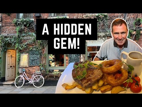 Building a RESTAURANT BASE With the NEW Chef Class In 99 NIGHTS IN THE FOREST! (Roblox)