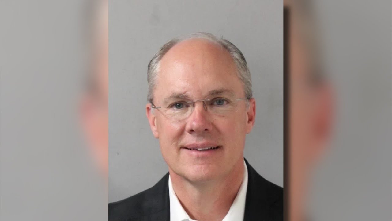 Barry's former security chief pleads guilty to theft