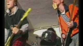 HT - hoten toten - odkopnutý chords