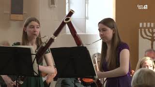 Roos en Emma Vondenhoff spelen Concertino van Stephenson