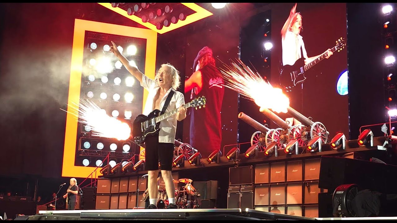 AC⚡DC Madrid 2025 Estadio Riyadh Air Metropolitano - YouTube
