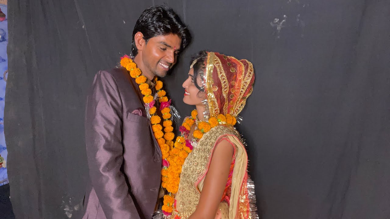 Happy karva chauth🥰कैसी ह हम लोगों कीं जोड़ी♥️