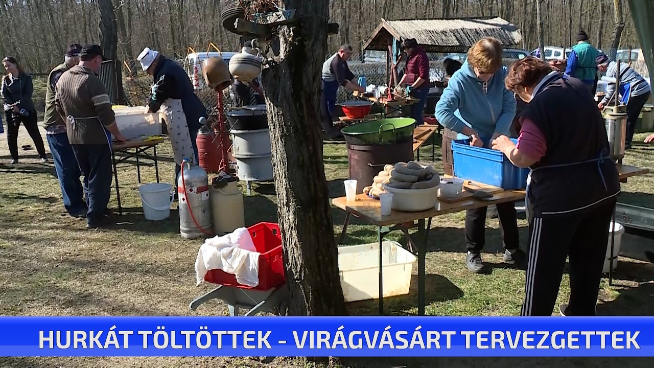 Hurkát töltöttek - virágvásárt tervezgettek