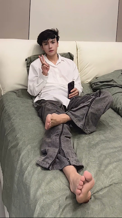 Asian Male Feet