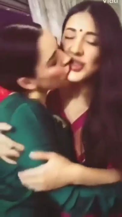 Tamanna Bhatia and Shruti Haasan kissing scene #bollywood #shorts #tamannaah
