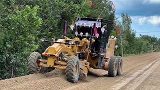 ตัวจี๊ดเพชรรุ่งโรจน์ก่อสร้าง Grader CAT 140K มิกซ์หินคลุก