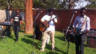 BOB NYABINDE LIVE - NDIRATIDZE