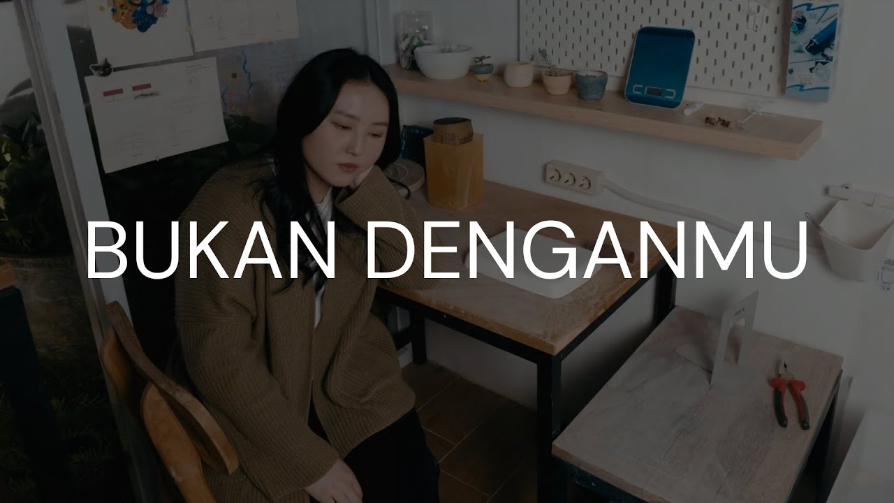 REMAGA - Bukan Denganmu (Official Lyric Video)