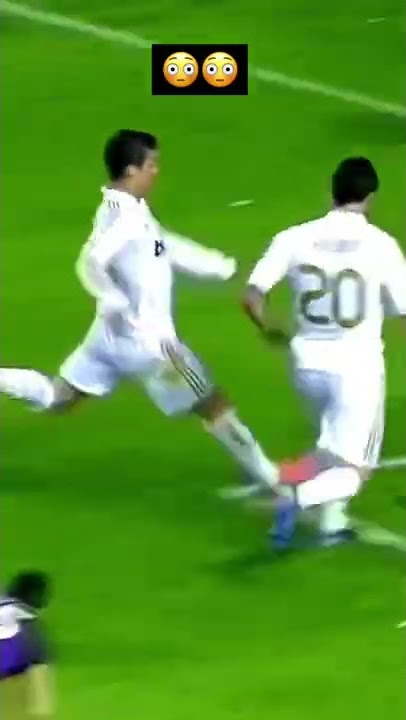 Ronaldo prevents Higuain from scoring 😳😳