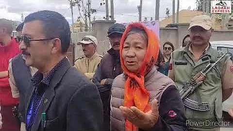 Heated argument between BJP and INC party at Housing Colony Polling station Leh, BJP demand re poll