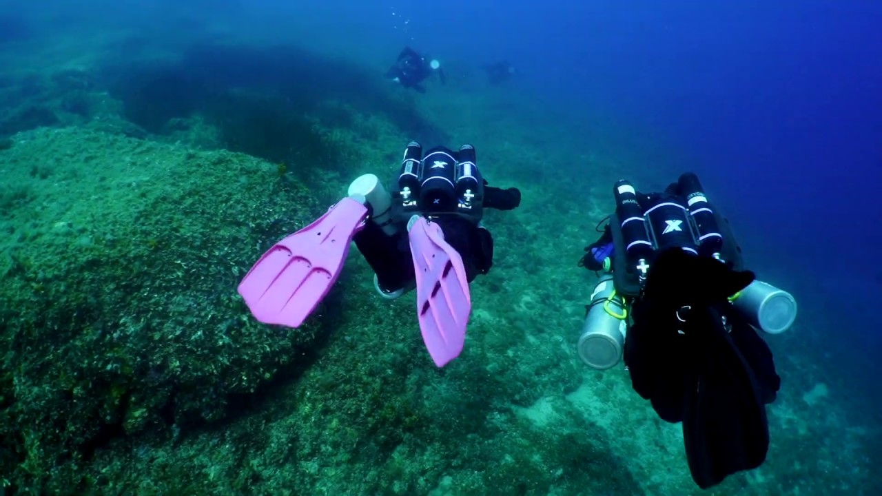 Bomber B17 wreck at VIS island