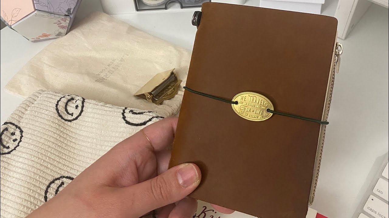 Setting up my passport camel Traveler’s Company TN! Travel planner set up ✈️🌍