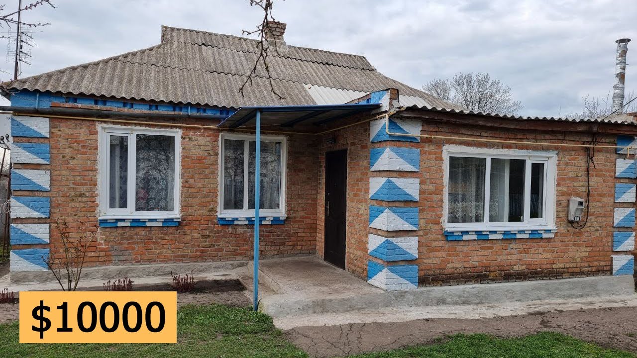 Tour of a typical Ukrainian village house. Such a house with a plot