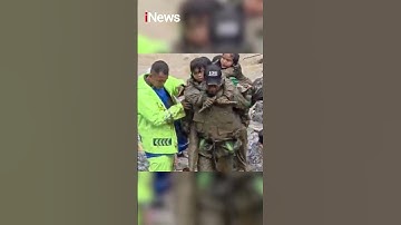 Prajurit TNI AD  Bantu Evakuasi Korban Banjir dan Longsor di Padang Panjang #shorts