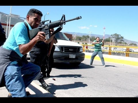 Balacera en Vivo Fuerzas Armadas vs Sicarios del El Chapo Guzman en Tijuana Baja California