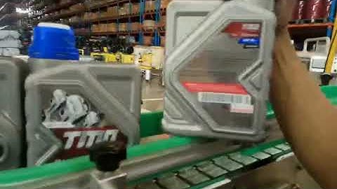 oil bottle labeling machine SKILT 1