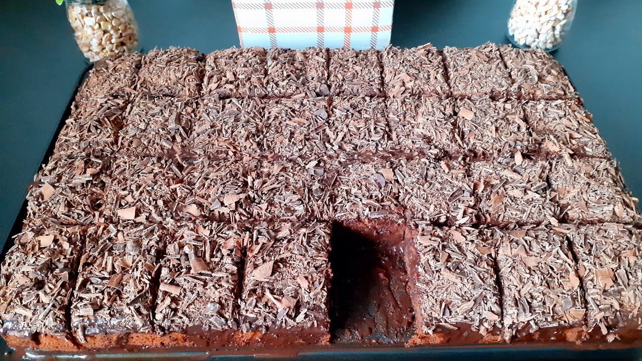 الكيكة المسقية XXL بحجم عائلي (32 قطعة) بصوص الشوكولا بدون كريما ولا أروع #كيكة_عائلية