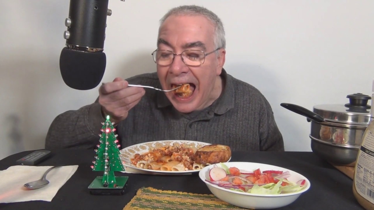 ASMR Eating Rigatoni Pasta with Meat sauce