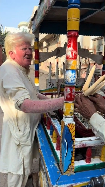 Trump look alike selling Kufi 😀😄 #shorts #qulfi #kulfi