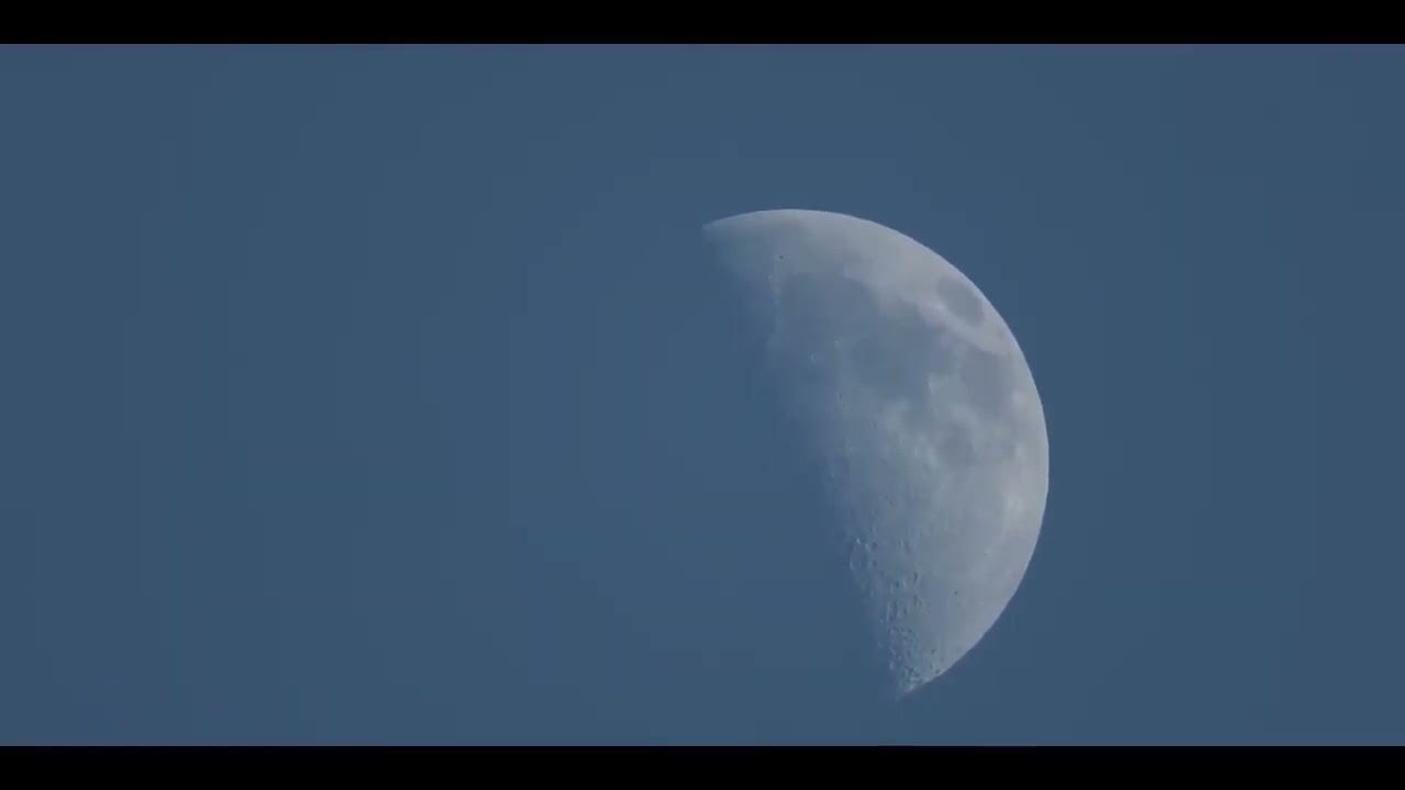 Can't believe how close this lens gets to the moon. - YouTube