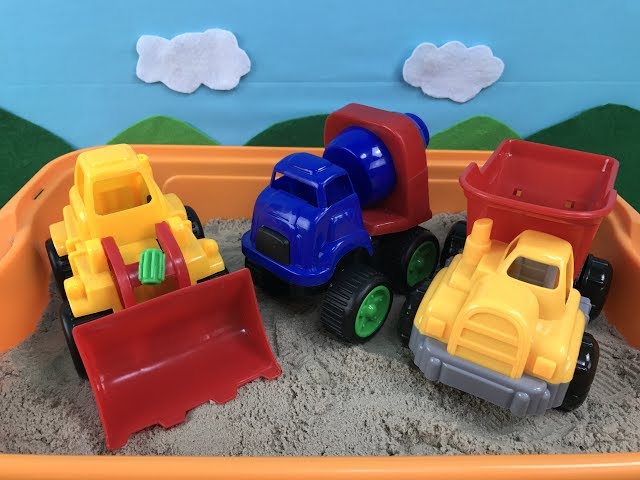 働く車