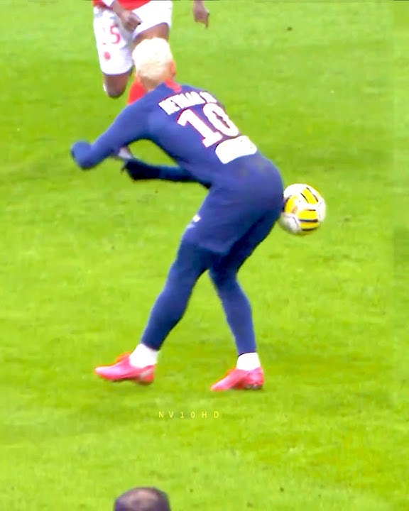 Neymar INVENTS RARE Freestyle Skills 😱