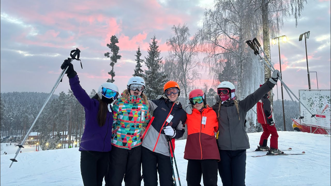 VLOGS || Slēpojam☃️❄️⛷️