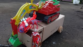 Mencari Mainan Anak-Anak_Mencari Ultraman Mainan Anak-Anak ,Truck Kardus