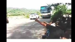 Kumpulan Video Bus Klakson Telolet Om Paling Keren! Ngakak!!