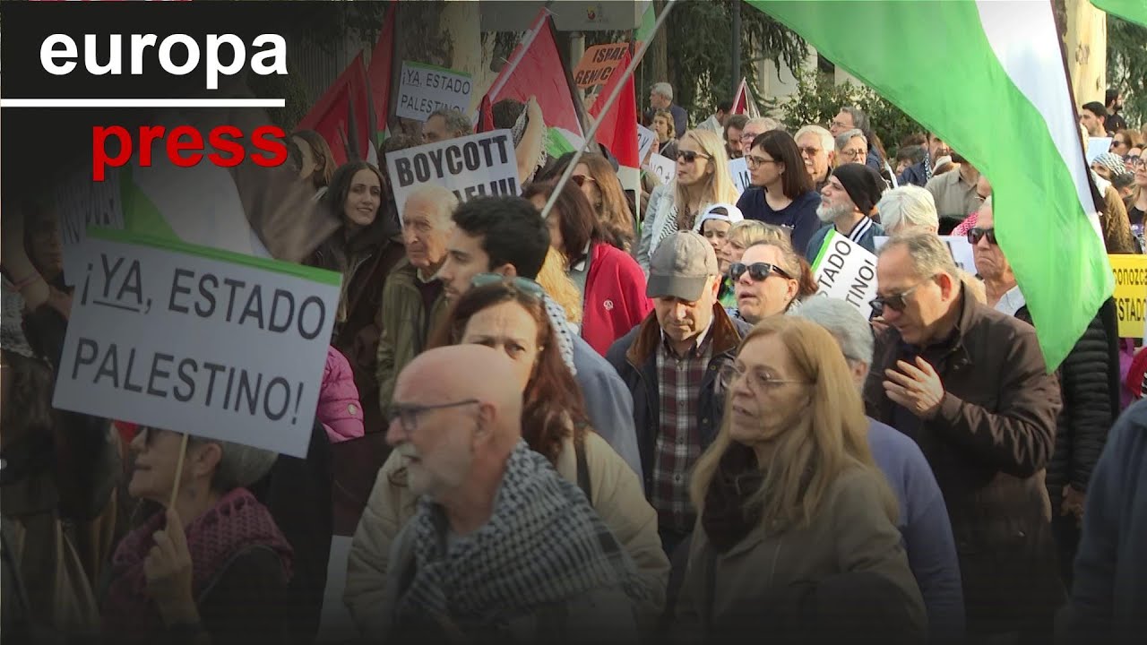 Miles de personas se manifiestan en Madrid para pedir un alto al fuego ...