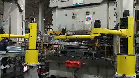 Application of stamping robot arm in automated production line